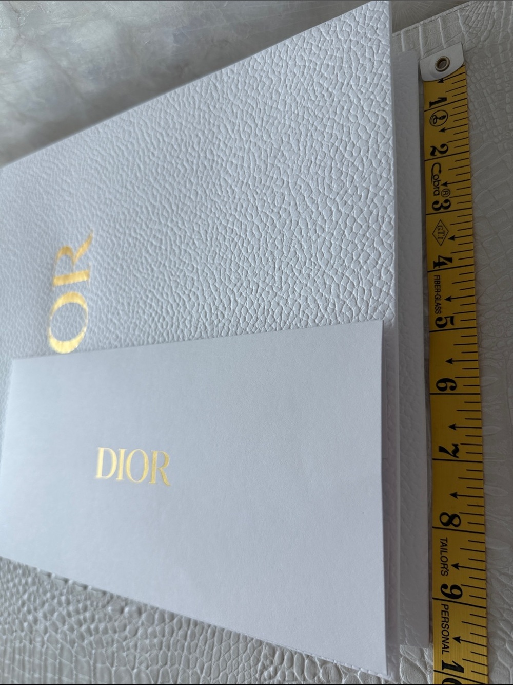Dior White Textured Gift bag, envelope , ribbon with Gold Logo, New - Picture 8 of 11